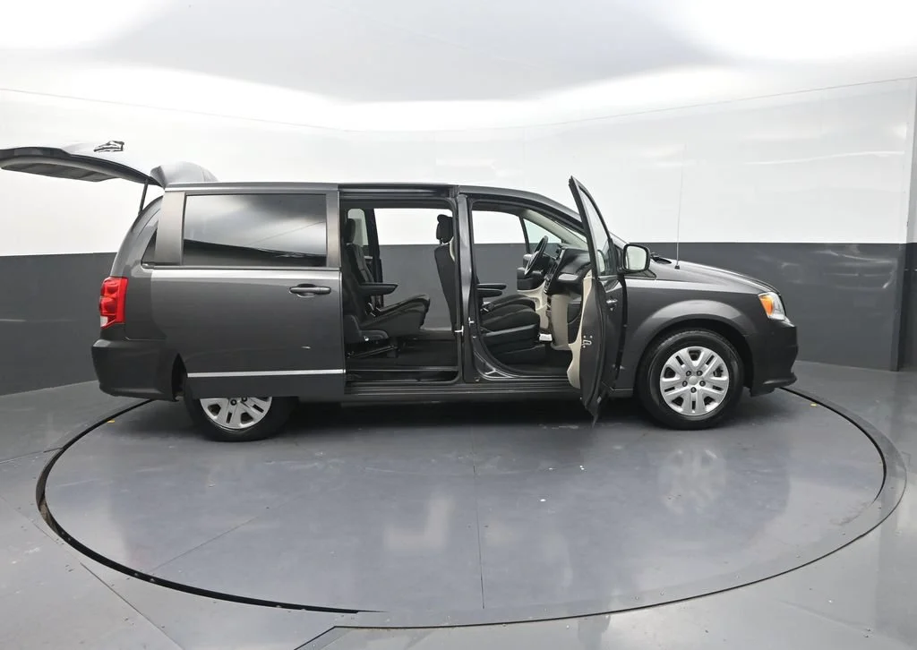 Used 2018 Gray Dodge SE image 36