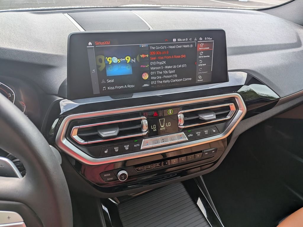 Used 2023  BMW xDrive30i image 13