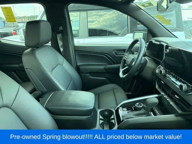 Used 2025 White Chevrolet Trail Boss image 14