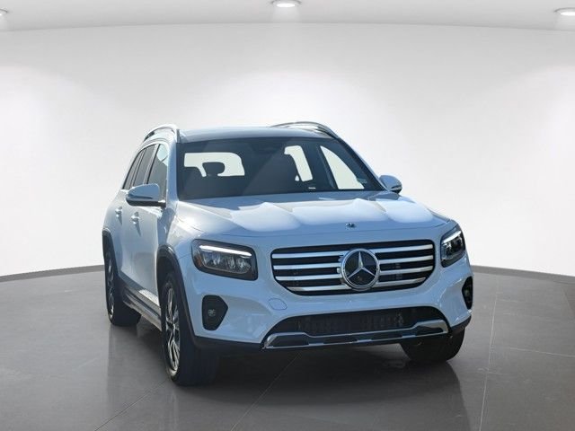 New 2026 Polar White Mercedes-Benz GLB 250 image 3