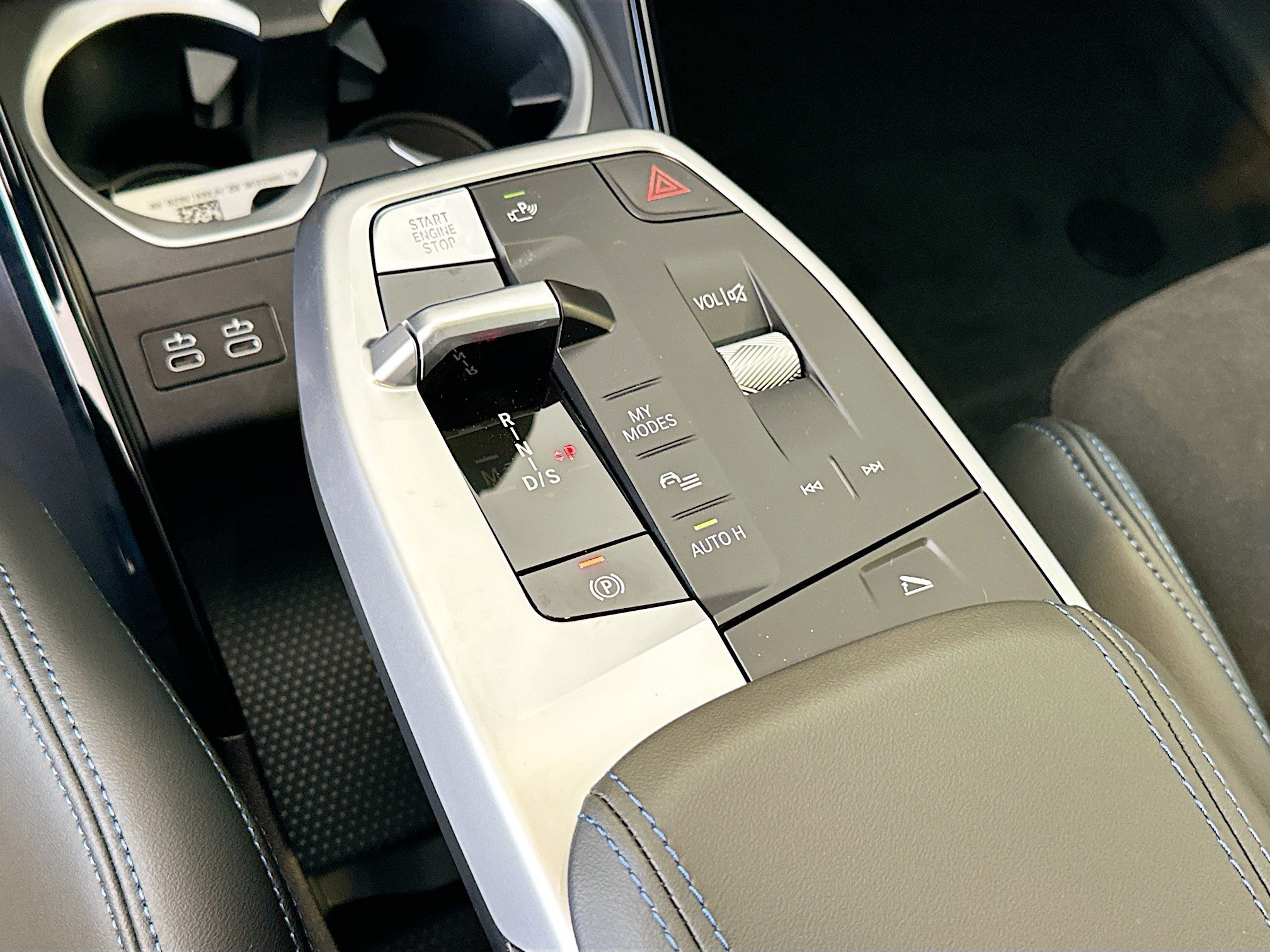 New 2026 Black Sapphire Metallic BMW xDrive28i image 13