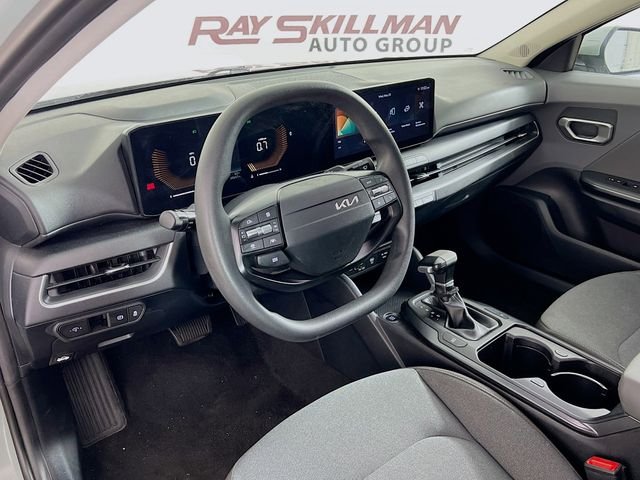 2025 Kia K4 LXS - Photo 32