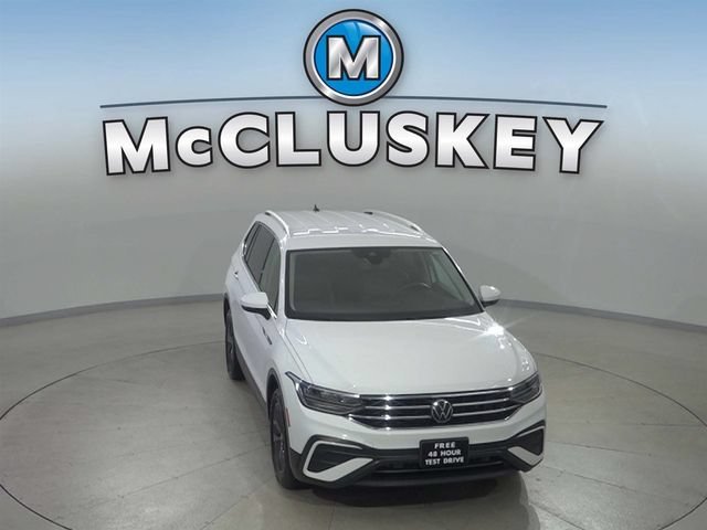Used 2022 Pure White Volkswagen SE image 8