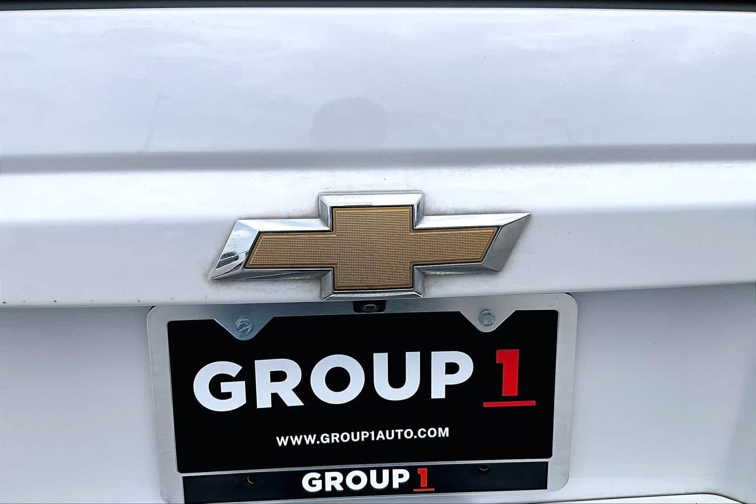Used 2019 Iridescent Pearl Tricoat Chevrolet LT image 9
