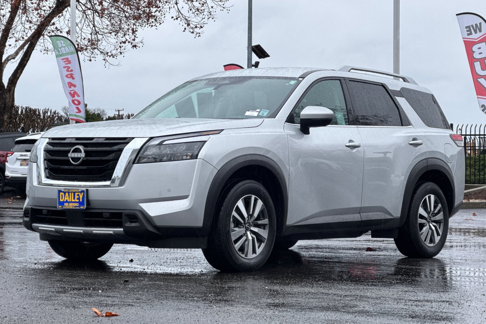 2025 Nissan Pathfinder SL - Photo 38