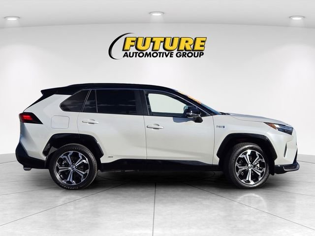 Used 2023 Off-white Toyota XSE image 3