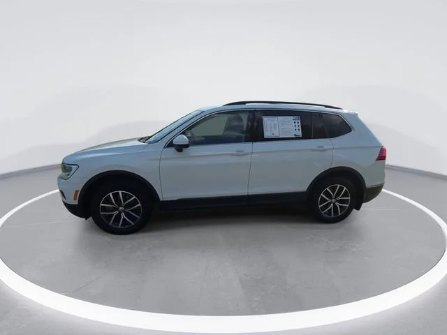 Used 2020 White Volkswagen 2.0T SE image 4