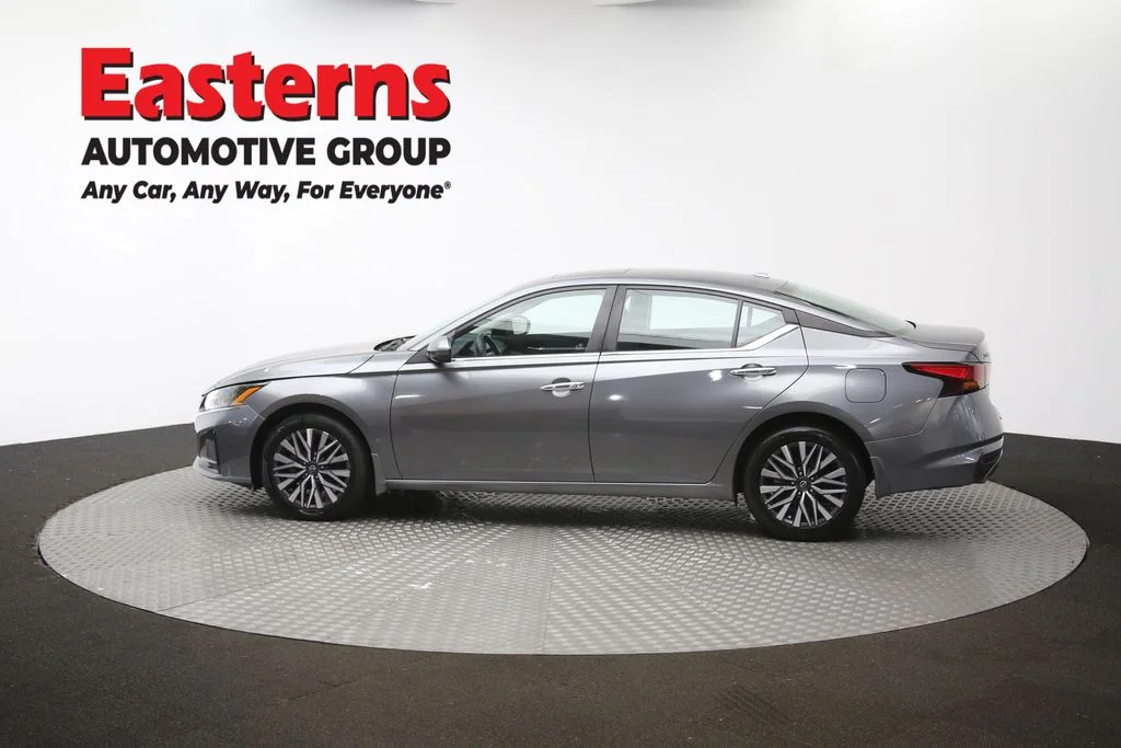 Used 2023 Gray Nissan 2.5 SV image 61