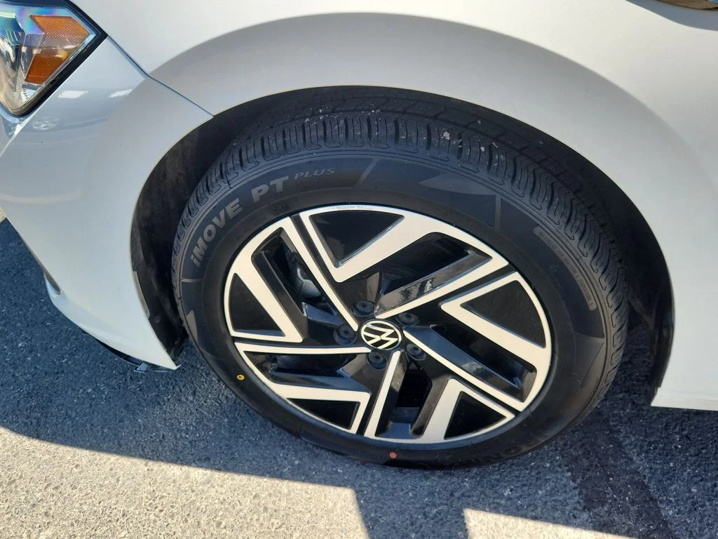 Used 2023 White Volkswagen 1.5T SEL image 18