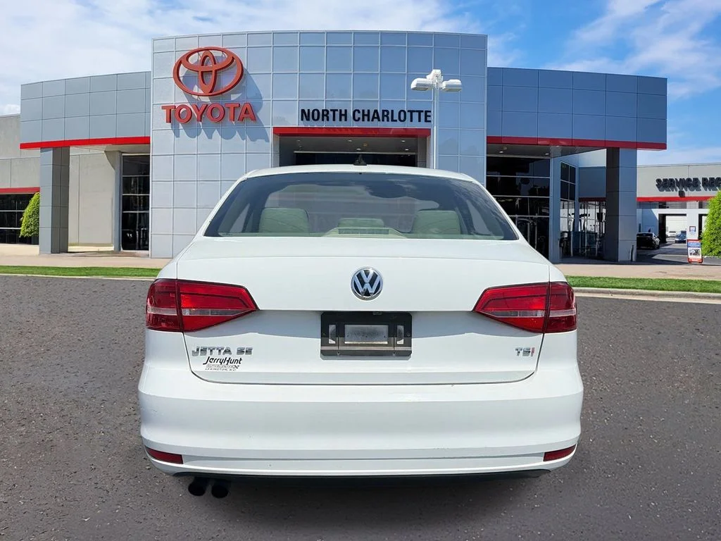 Used 2015 White Volkswagen 1.8T SE image 5