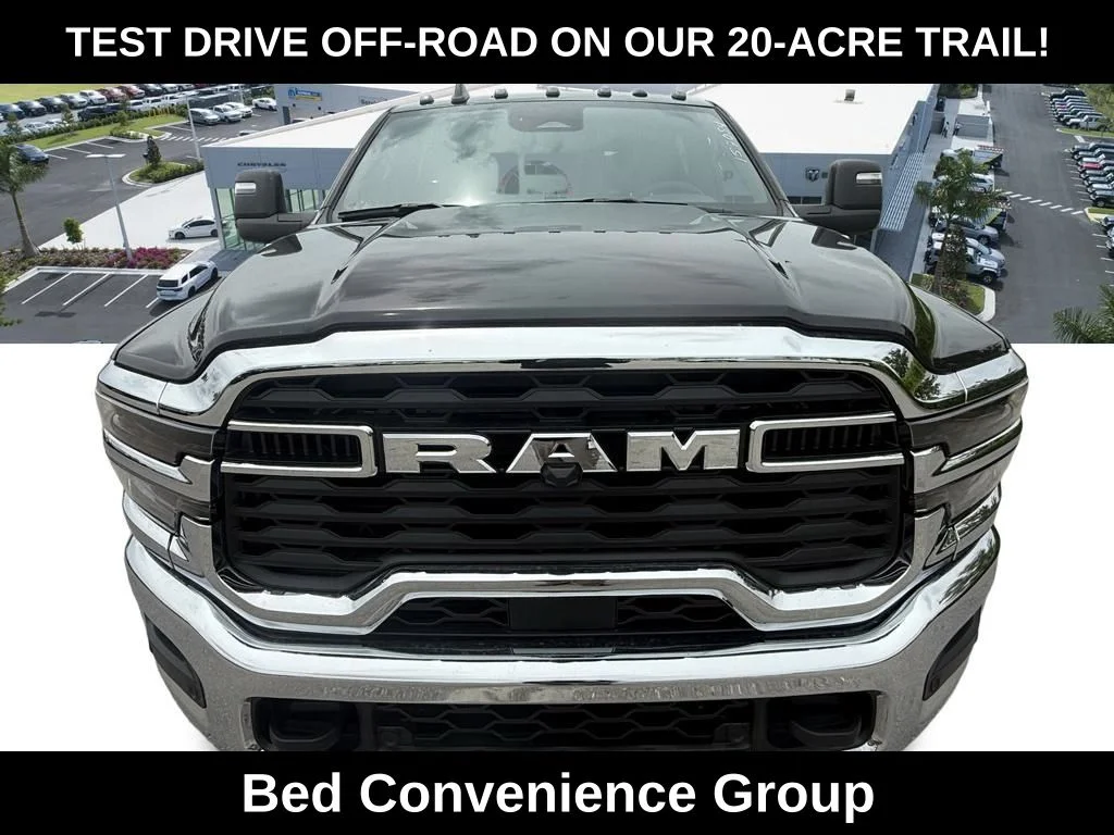 New 2026 Diamond Black Crystal Pearl-Coat Exterior Paint RAM Tradesman image 10