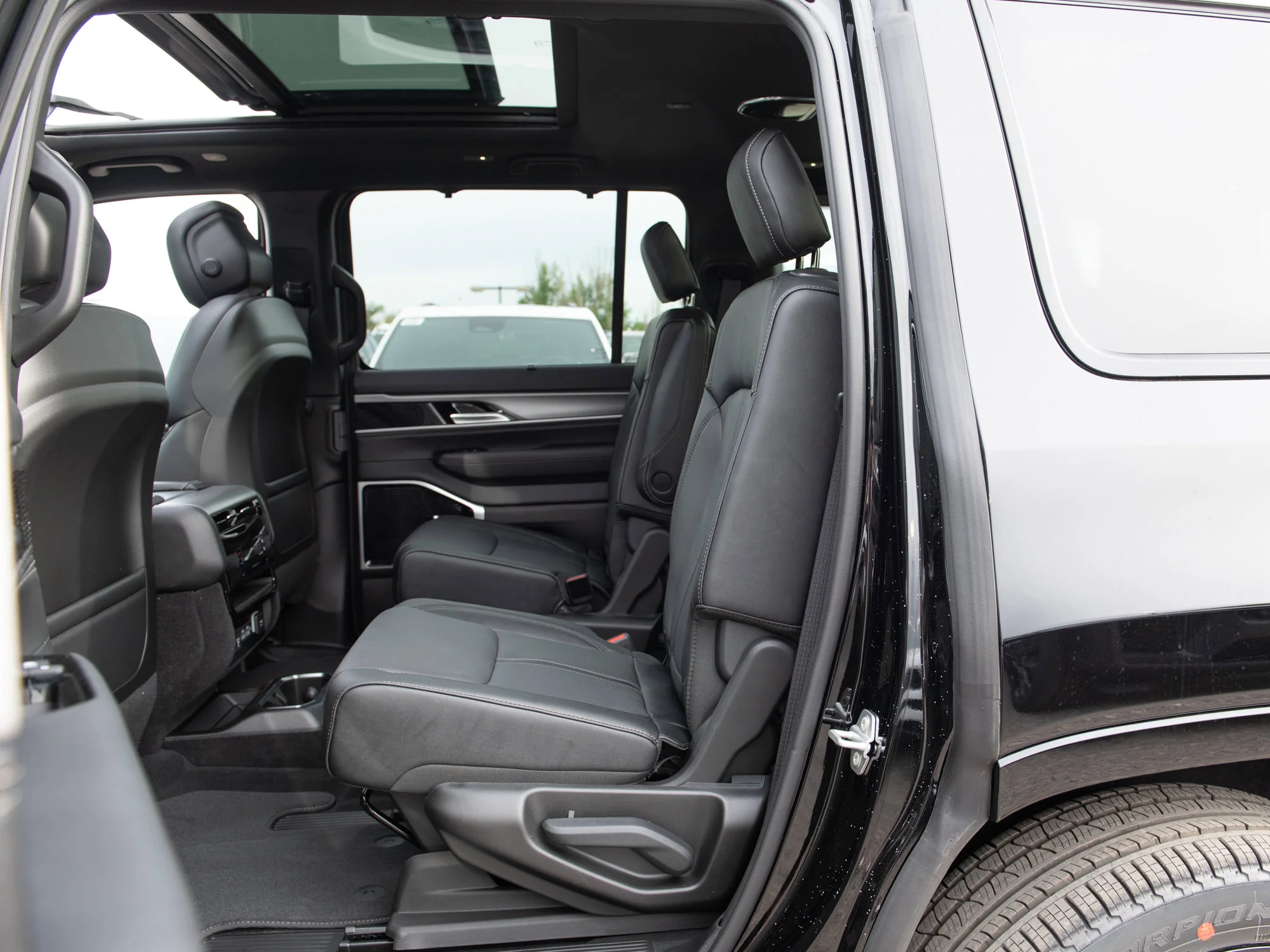 New 2026 Black Jeep Limited Reserve* image 25