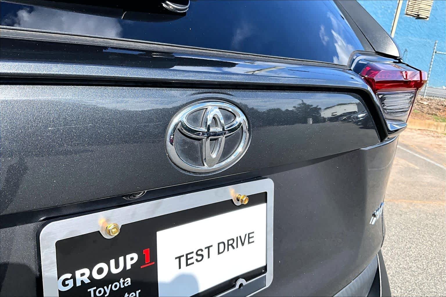 Used 2022 Magnetic Gray Metallic Toyota XLE image 31