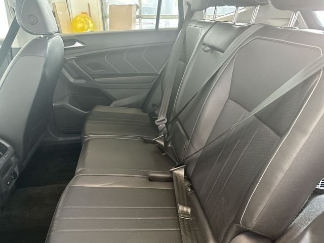 Used 2024  Volkswagen 2.0T SE image 25