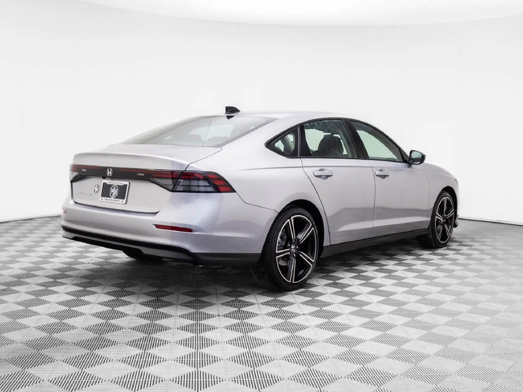 New 2026 Silver Honda SE image 6