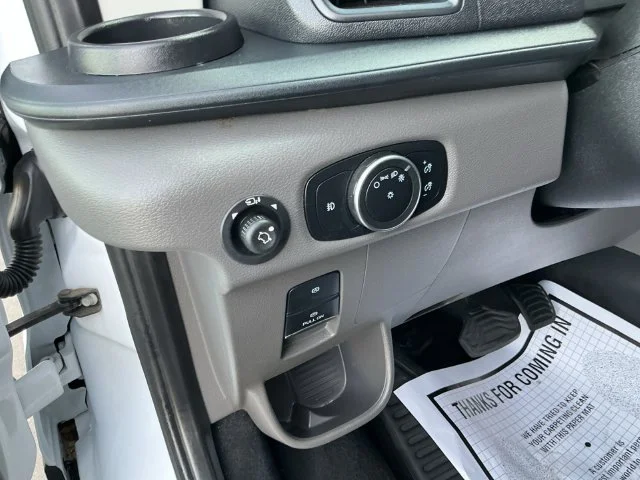 Certified Used 2025 Oxford White Ford XLT image 26