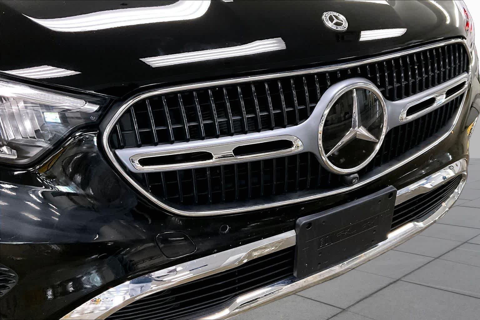 Certified Used 2026 Black Mercedes-Benz GLC 300 image 32