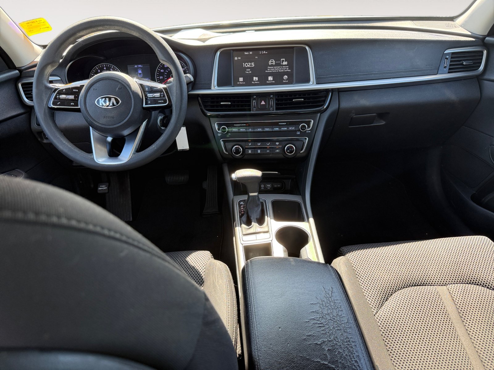 Used 2020 Snow White Pearl Kia LX image 15