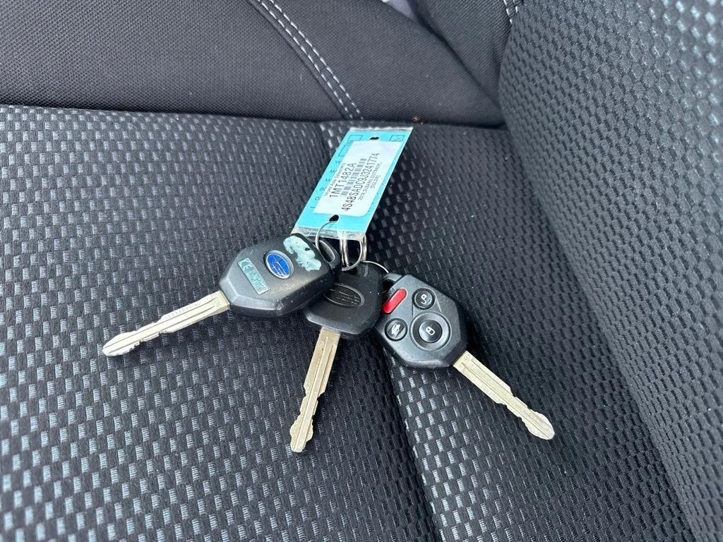 Used 2018 Silver Subaru 2.5i Premium image 2