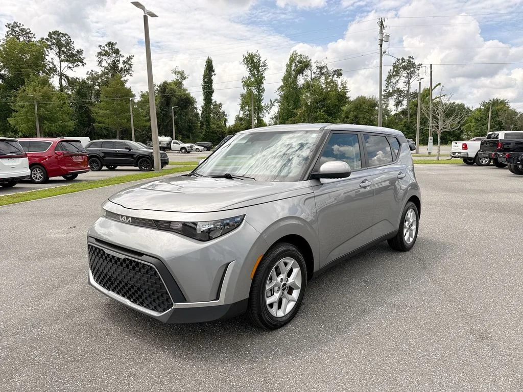 Used 2024 Steel Gray Kia LX image 9