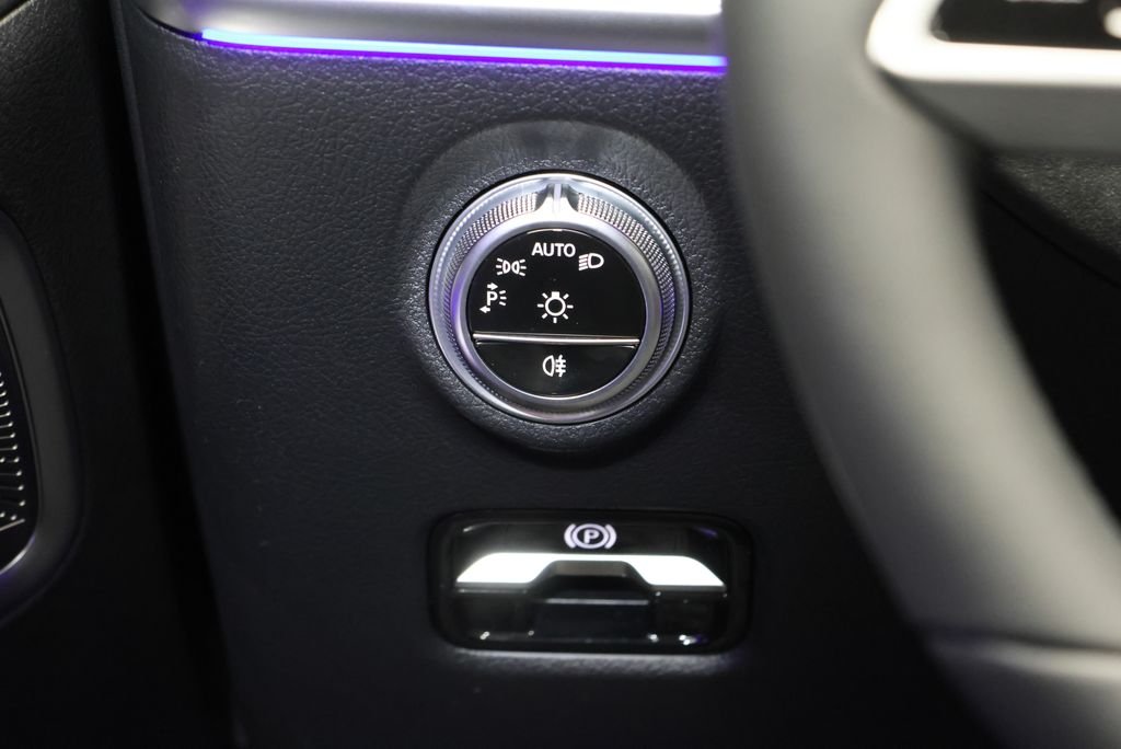 Used 2026 Obsidian Black Metallic Mercedes-Benz C 300 image 19