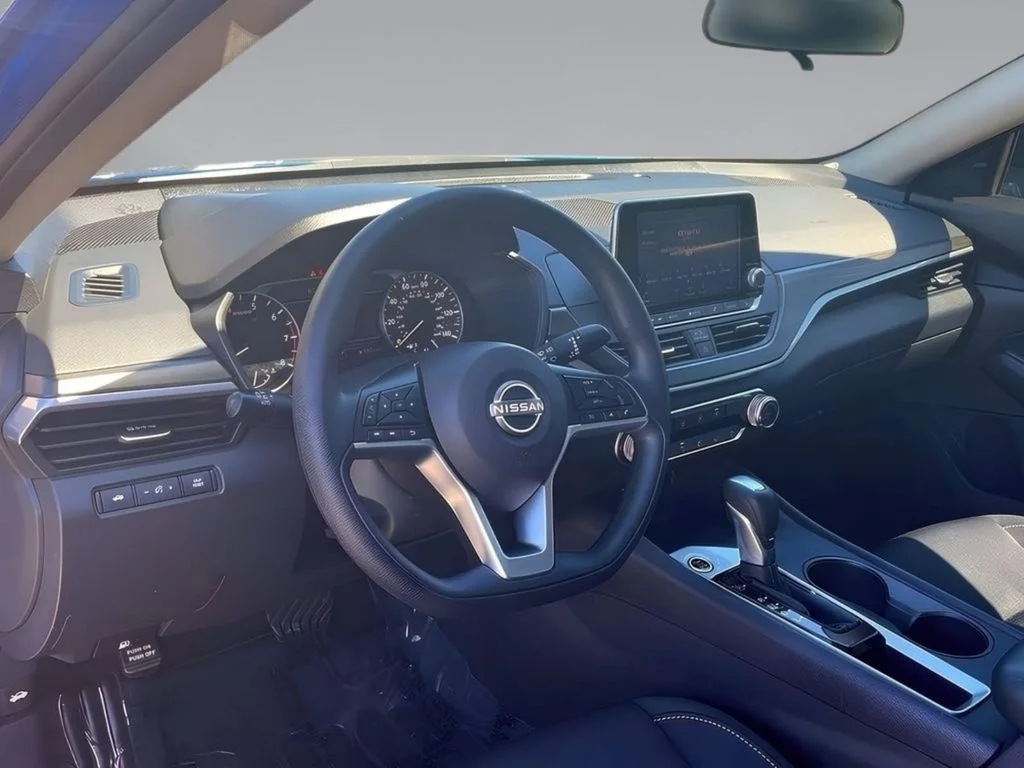 2025 Nissan Altima SV - Photo 16