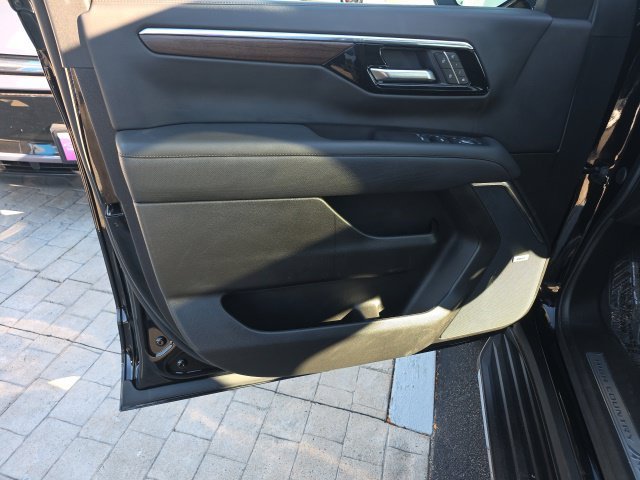 Used 2025 Black Chevrolet High Country image 17