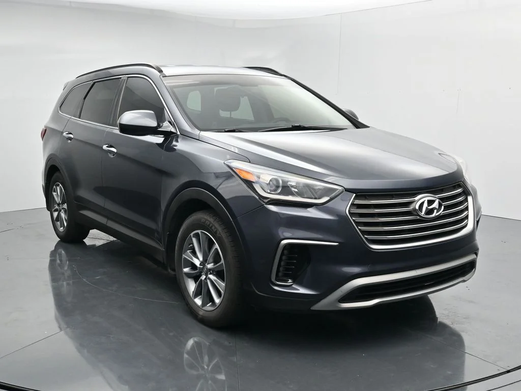 Used 2019 Blue Hyundai SE image 2