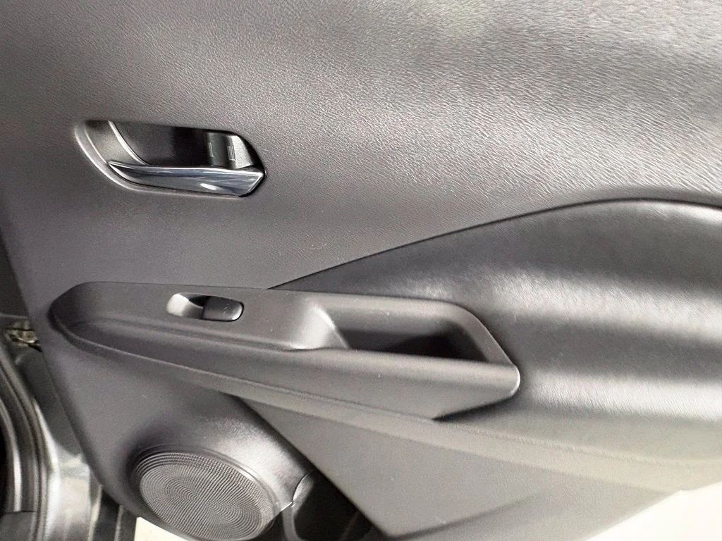 Used 2020 Gray Nissan SR image 18