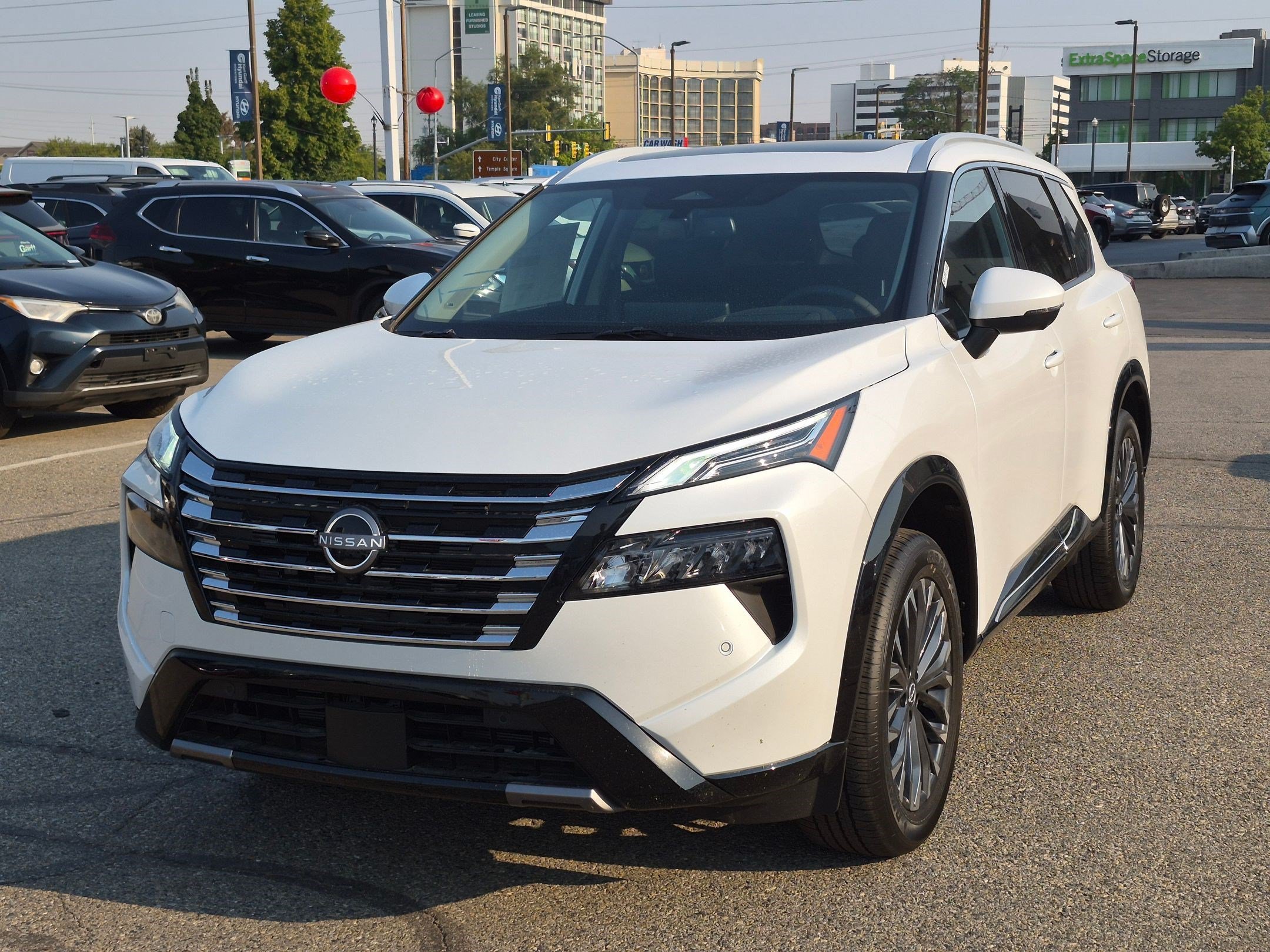 New 2026 Everest White Pearl Tricoat Nissan Platinum image 8