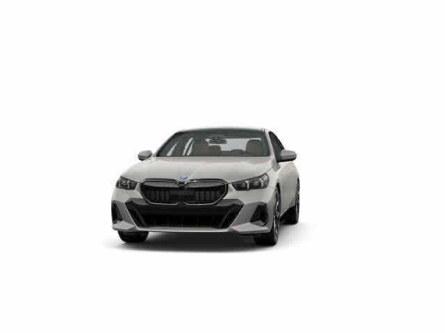 New 2026 Oxide Grey Metallic BMW 550e xDrive image 3