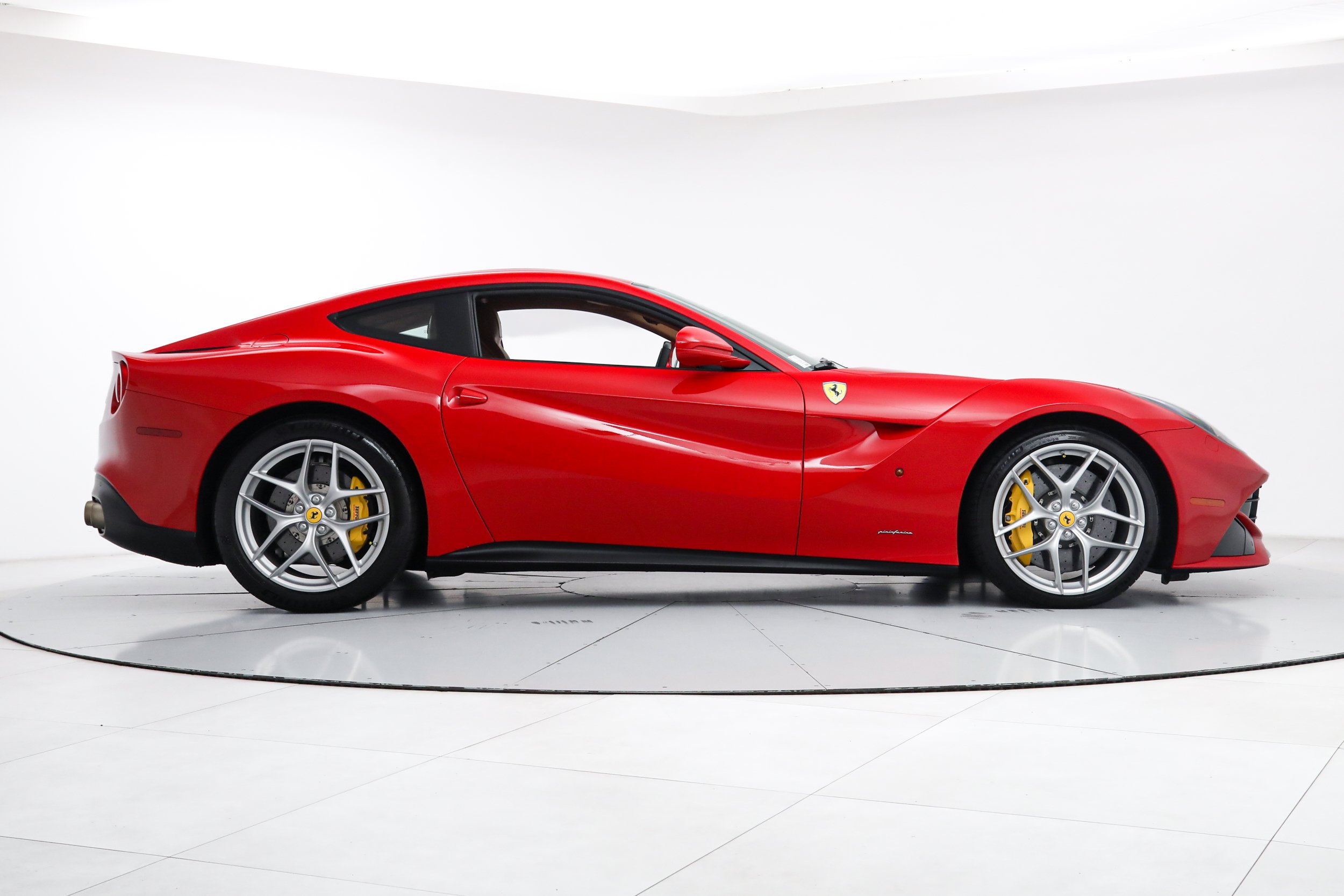 Used 2016 Red Ferrari  image 9