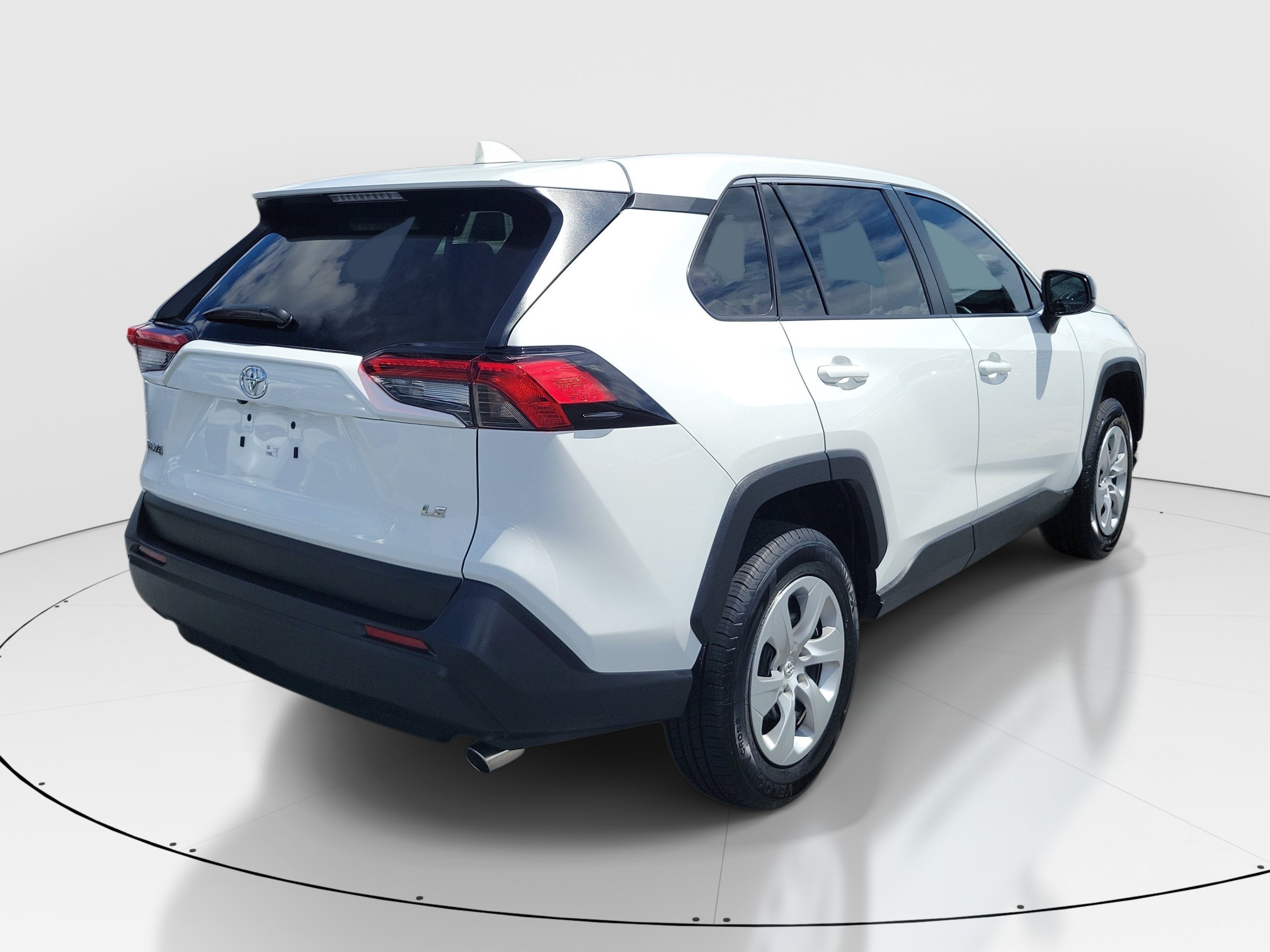Certified Used 2024 Ice Toyota LE image 6