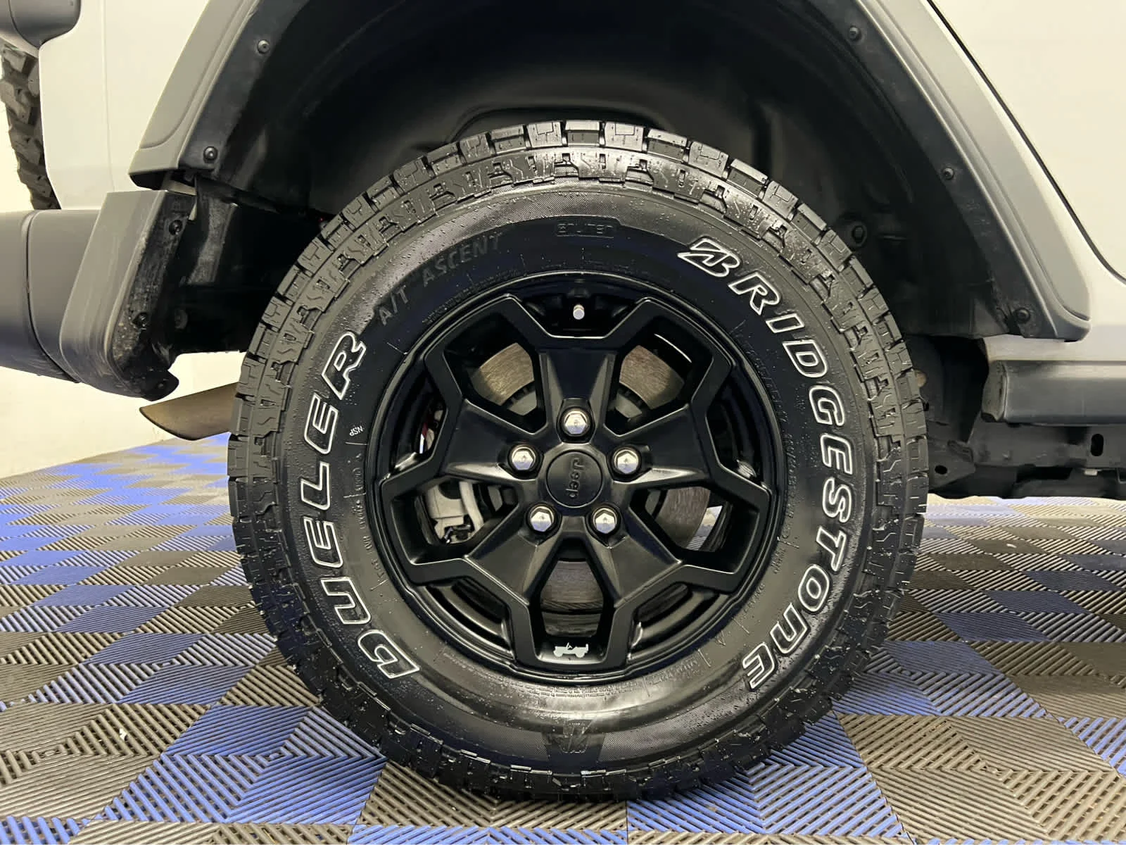 Used 2023 Bright White Clearcoat Jeep  image 14
