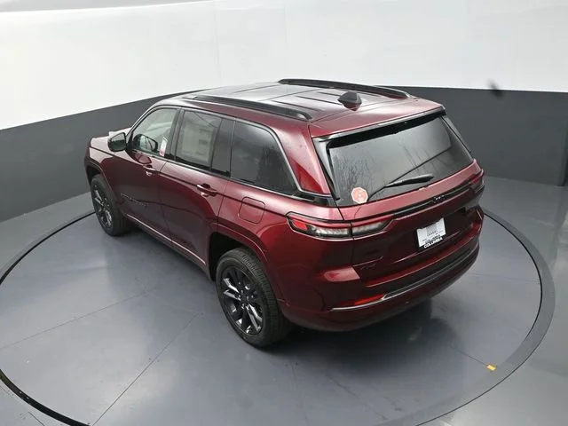New 2026 Velvet Red Pearl-Coat Exterior Paint Jeep Limited Reserve image 15
