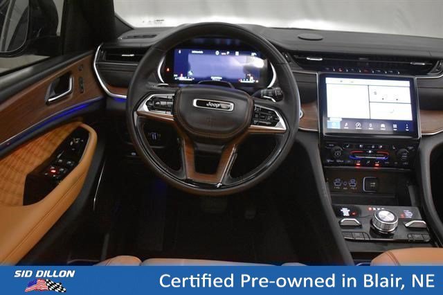Used 2024 Diamond Black Crystal Pearlcoat Jeep Summit image 4
