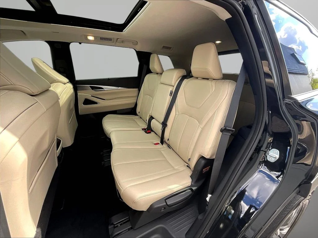 Used 2025 Black INFINITI LUXE image 24