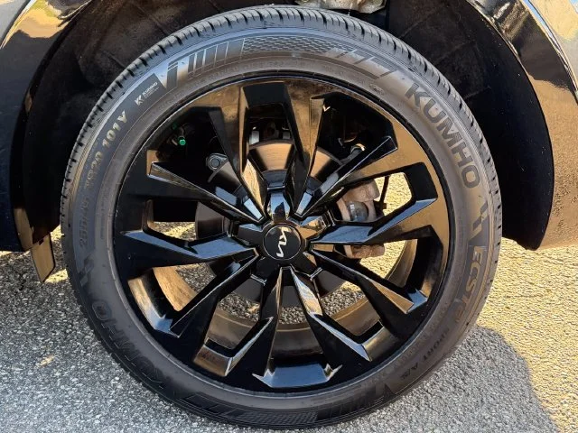 Certified Used 2023 Grey Kia SX-Prestige image 10
