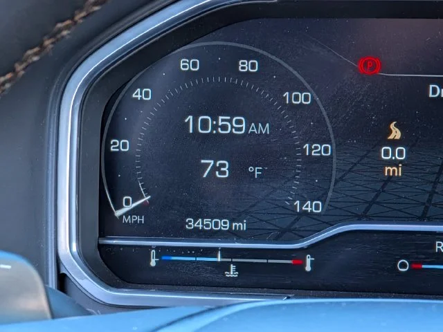 Used 2023 White GMC AT4 image 39