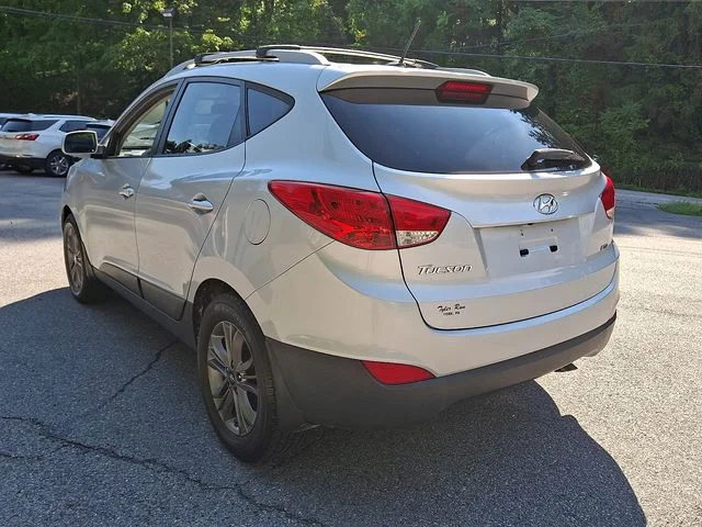 Used 2015 Silver Hyundai SE image 8