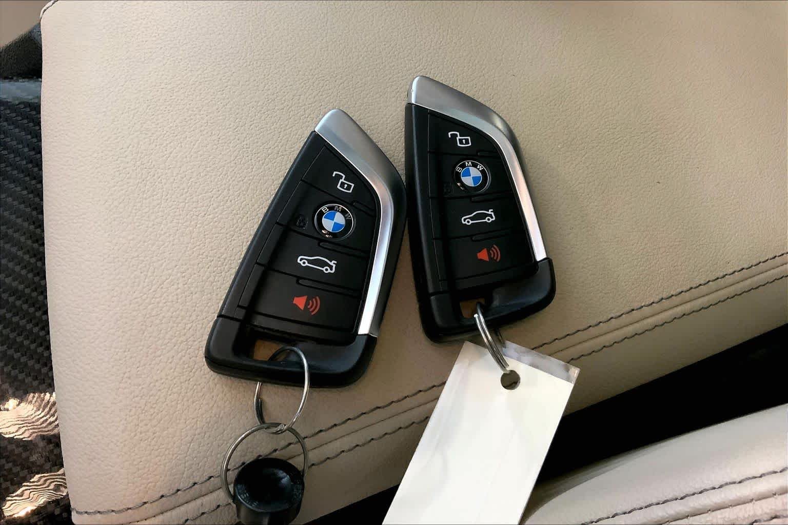 Certified Used 2024 Frozen Pure Grey II Metallic BMW M50 image 14