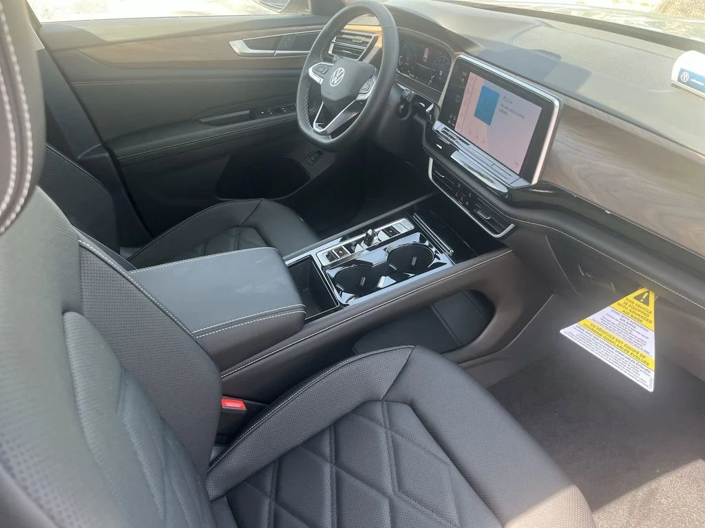 New 2026 Green Volkswagen 2.0T SE w/Technology image 13