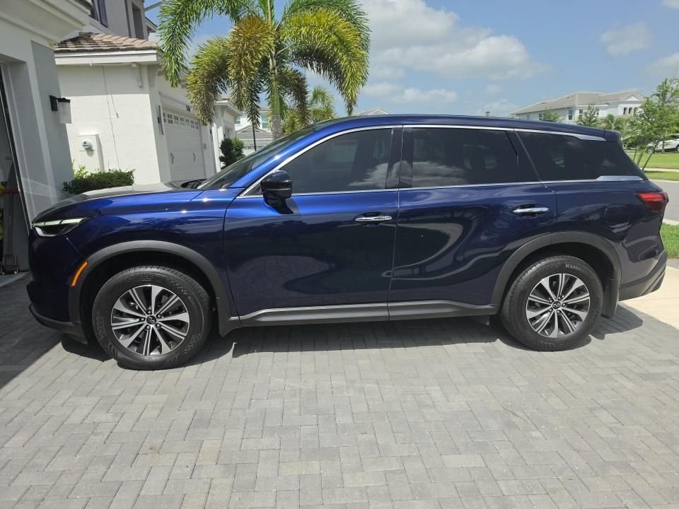 Used 2023 Blue INFINITI PURE image 5