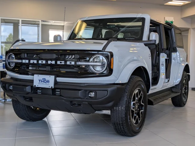 2026 Ford Bronco Outer Banks