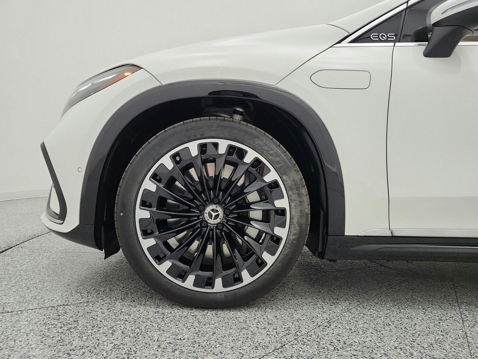 New 2027 Polar White Mercedes-Benz EQS 400 4MATIC® SUV image 12