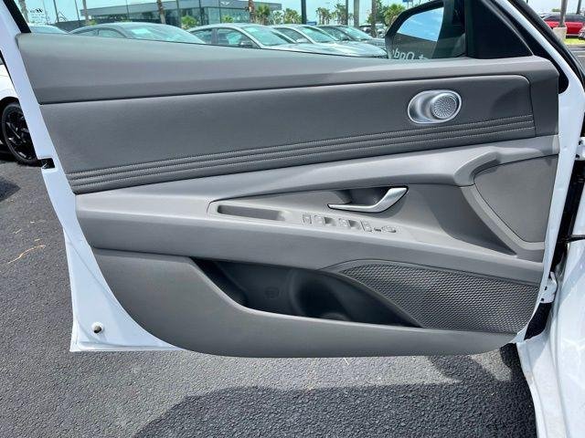 New 2026 White Hyundai SEL Sport image 16