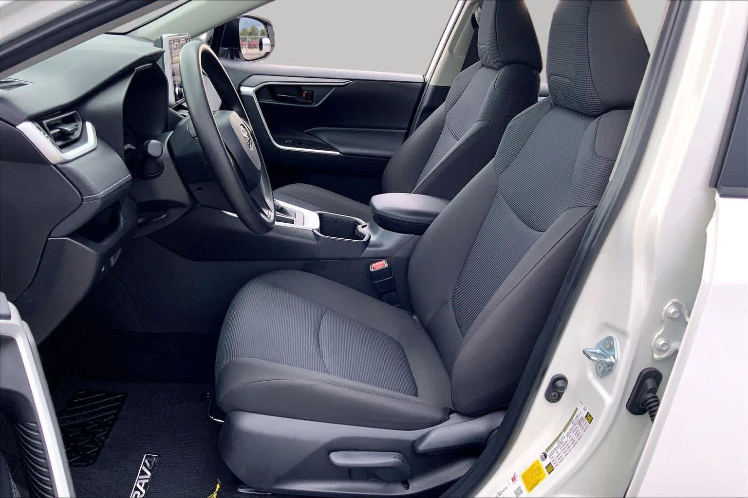 Used 2025 Ice Cap Toyota LE image 8