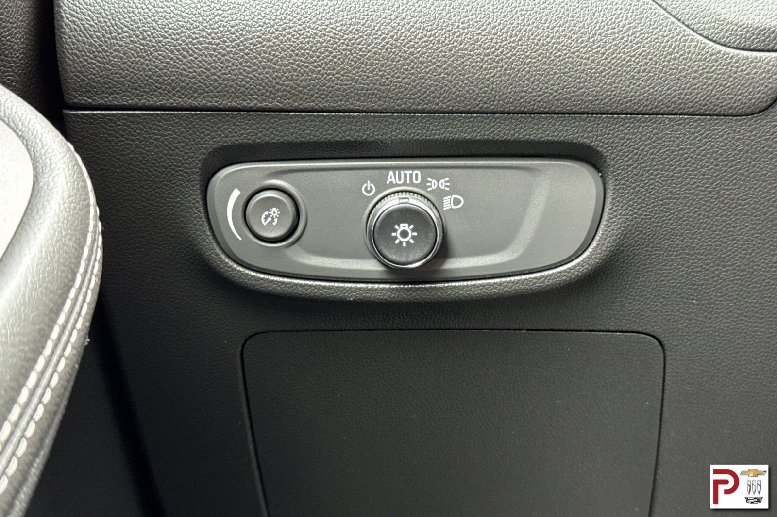 Used 2024 Gray Buick Preferred image 31
