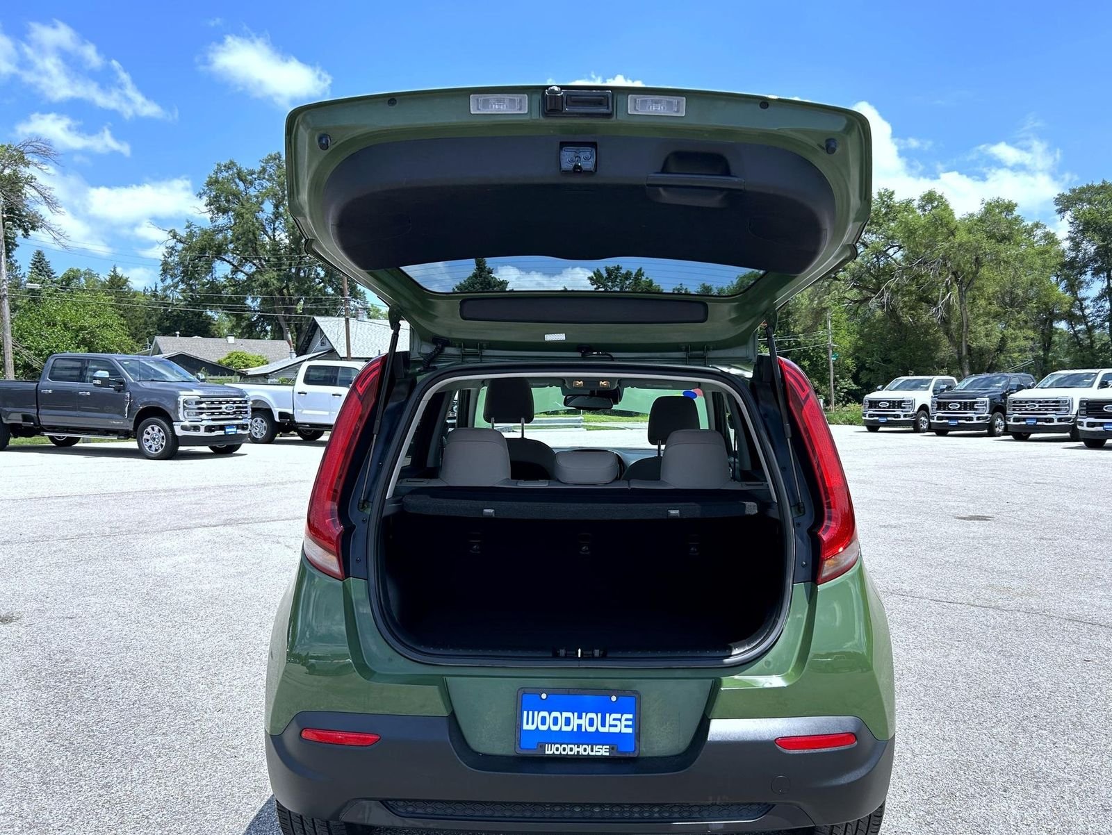 Used 2020 Green Kia EX image 21