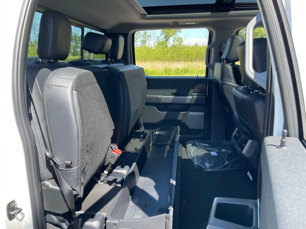 New 2026 Star White Metallic Tri-Coat Ford F-350® Lariat® image 35
